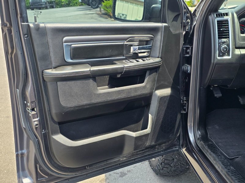 2021 Ram 1500 Classic Warlock Warlock / Heated Seats / Remote Start / Alpine Sou