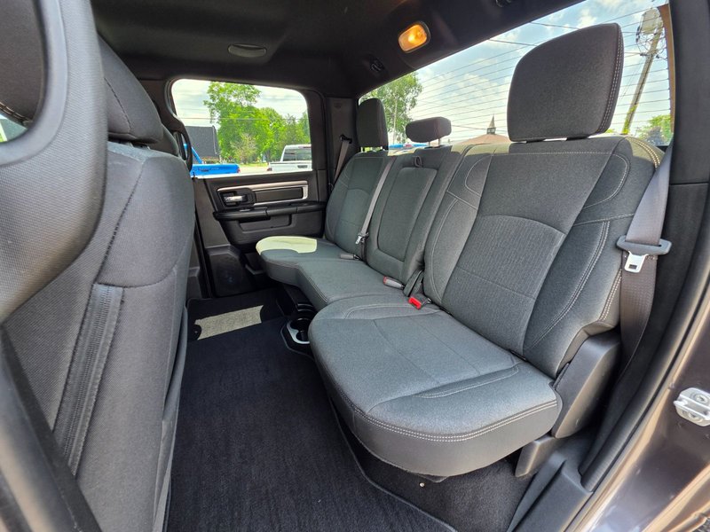 2021 Ram 1500 Classic Warlock Warlock / Heated Seats / Remote Start / Alpine Sou