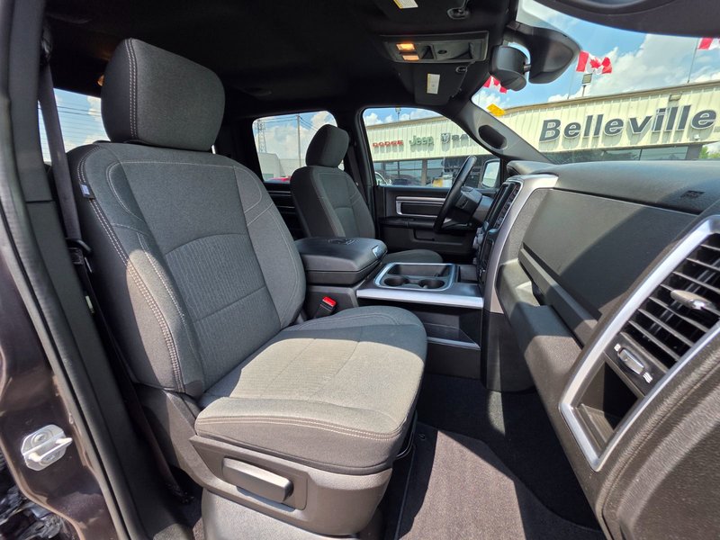 2021 Ram 1500 Classic Warlock Warlock / Heated Seats / Remote Start / Alpine Sou