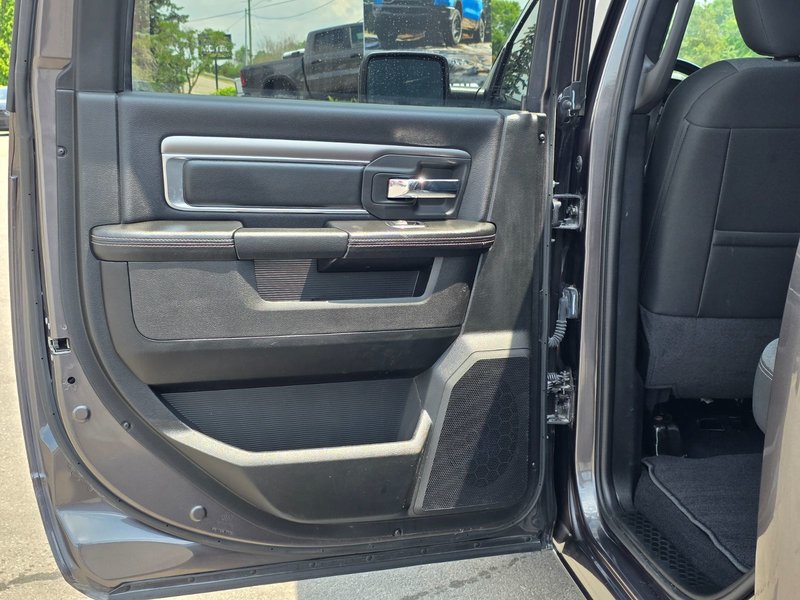2021 Ram 1500 Classic Warlock Warlock / Heated Seats / Remote Start / Alpine Sou