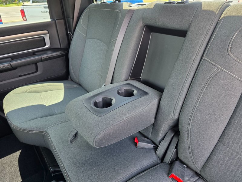 2021 Ram 1500 Classic Warlock Warlock / Heated Seats / Remote Start / Alpine Sou