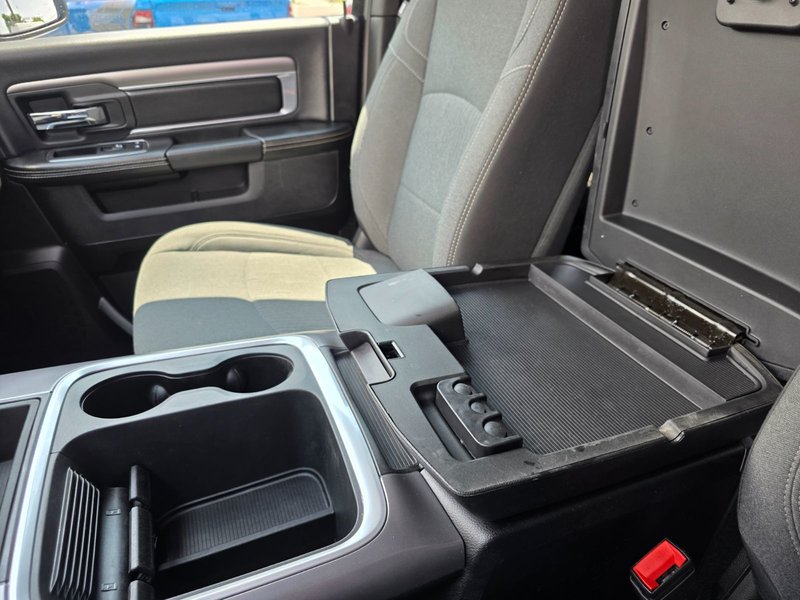 2021 Ram 1500 Classic Warlock Warlock / Heated Seats / Remote Start / Alpine Sou