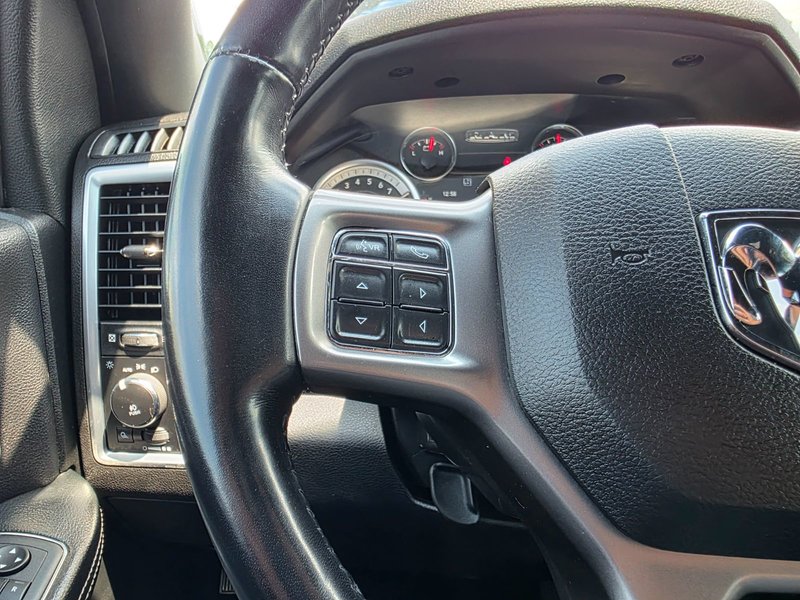 2021 Ram 1500 Classic Warlock Warlock / Heated Seats / Remote Start / Alpine Sou