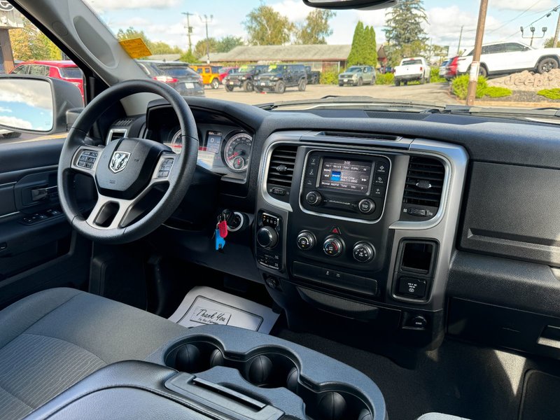 Ram 1500 SLT 2022 / HEMI / CREW CAB