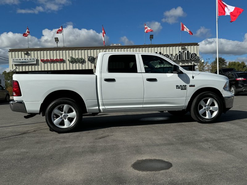 Ram 1500 SLT 2022 / HEMI / CREW CAB