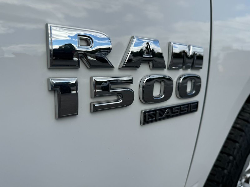 2022 Ram 1500 SLT / CREW CAB