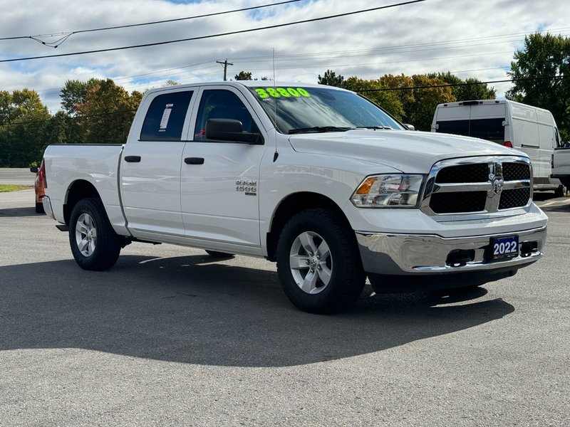 2022 Ram 1500 SLT / CREW CAB