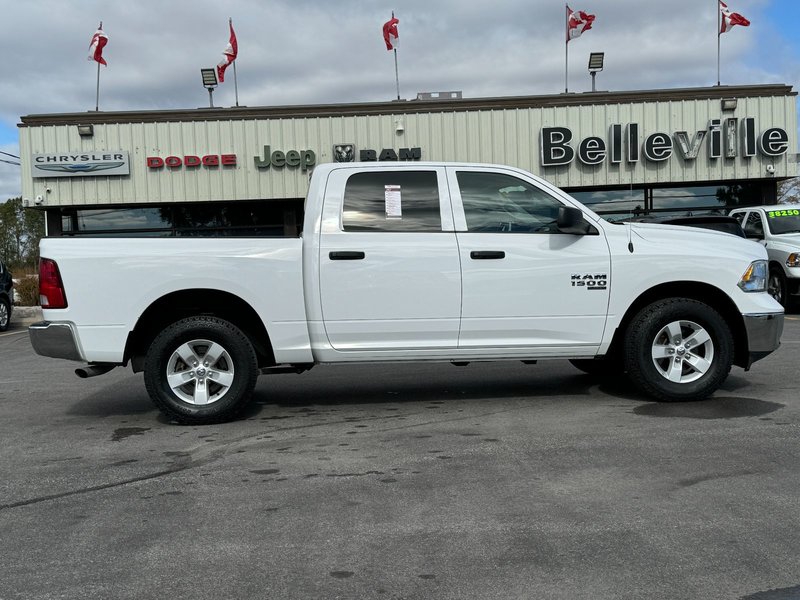 2022 Ram 1500 SLT / CREW CAB