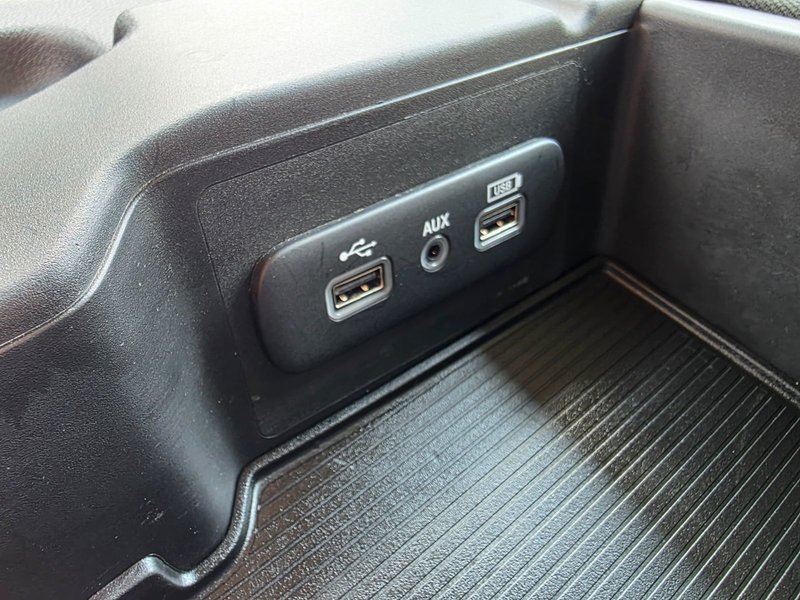 2022 Ram 1500 Classic SLT SLT / Hitch / Brake Controller