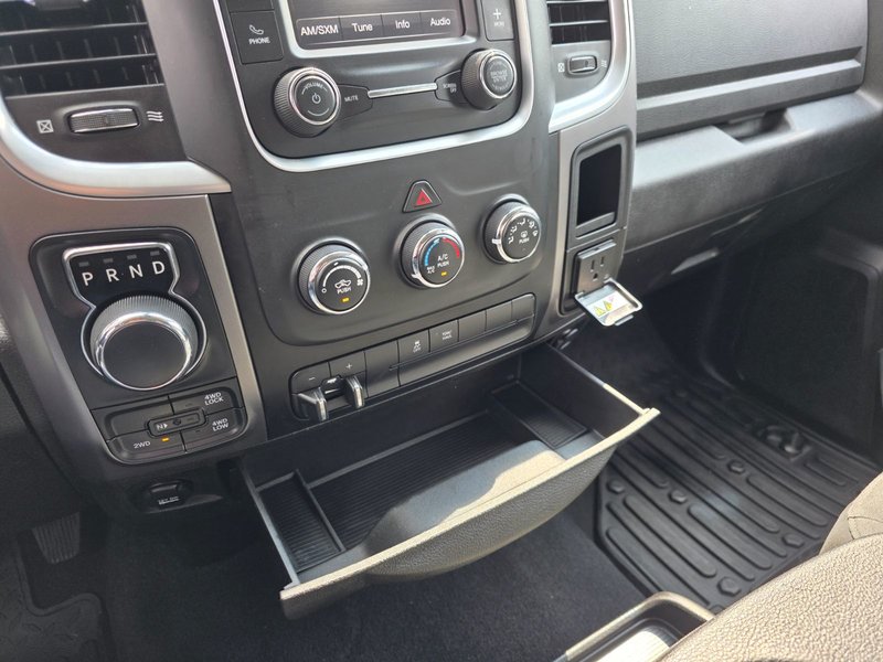 2022 Ram 1500 Classic SLT SLT / Hitch / Brake Controller