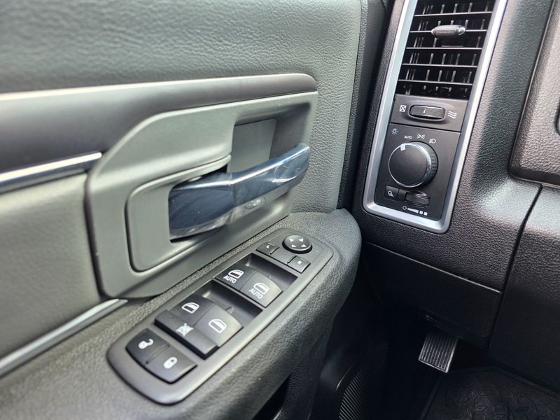 2022 Ram 1500 Classic SLT SLT / Hitch / Brake Controller
