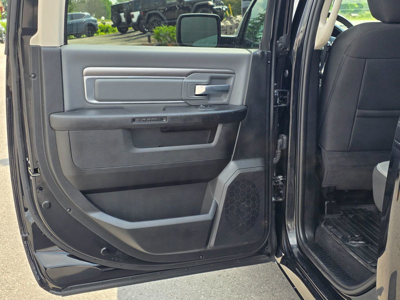 2022 Ram 1500 Classic SLT SLT / Hitch / Brake Controller