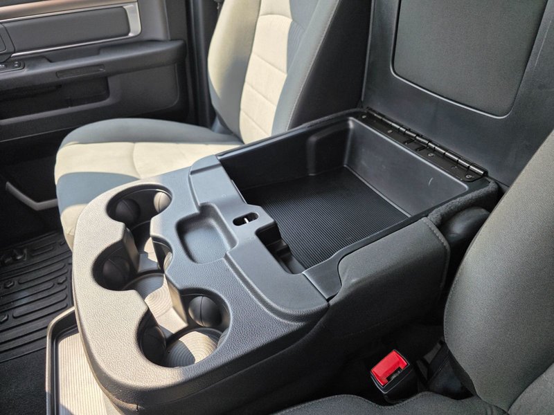 2022 Ram 1500 Classic SLT SLT / Hitch / Brake Controller