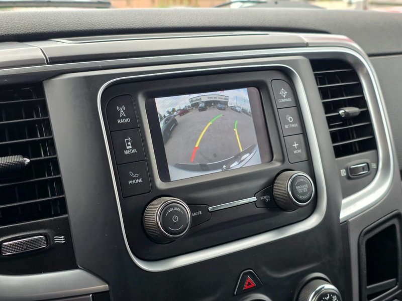 2023 Ram 1500 Classic SLT SLT / Hemi / Hitch / Brake Controller