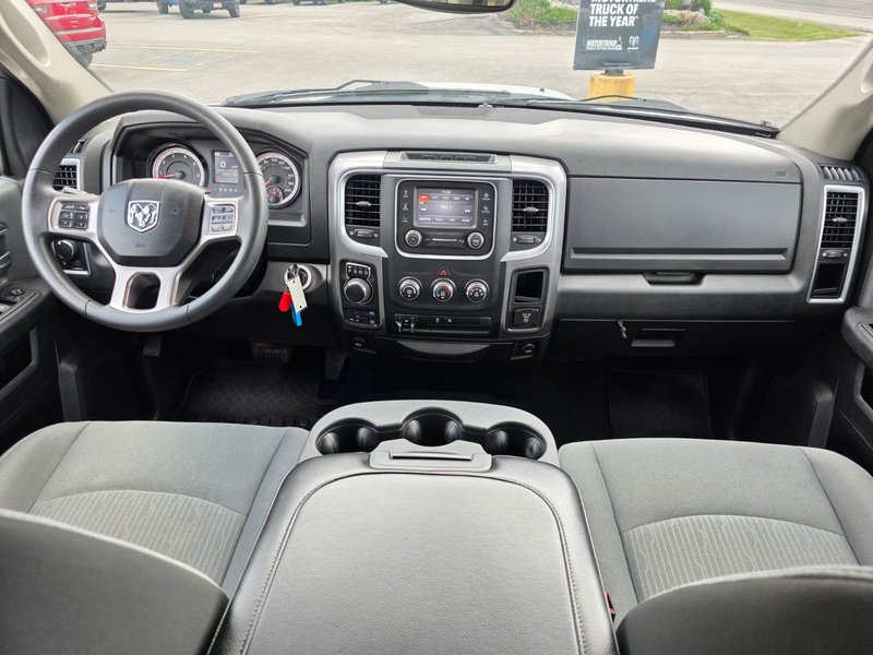2023 Ram 1500 Classic SLT SLT / Hemi / Hitch / Brake Controller