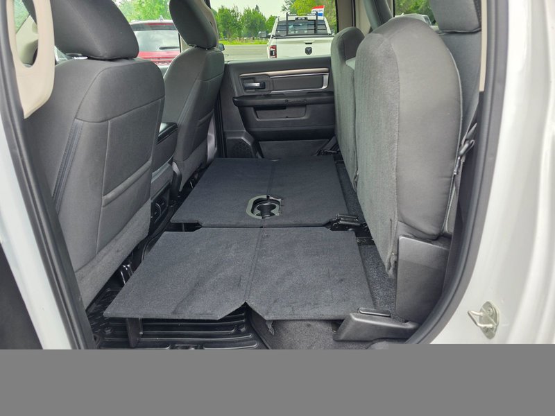 2023 Ram 1500 Classic SLT SLT / Hemi / Hitch / Brake Controller