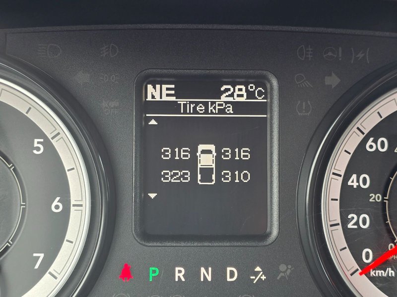 2023 Ram 1500 Classic SLT SLT / Hemi / Hitch / Brake Controller