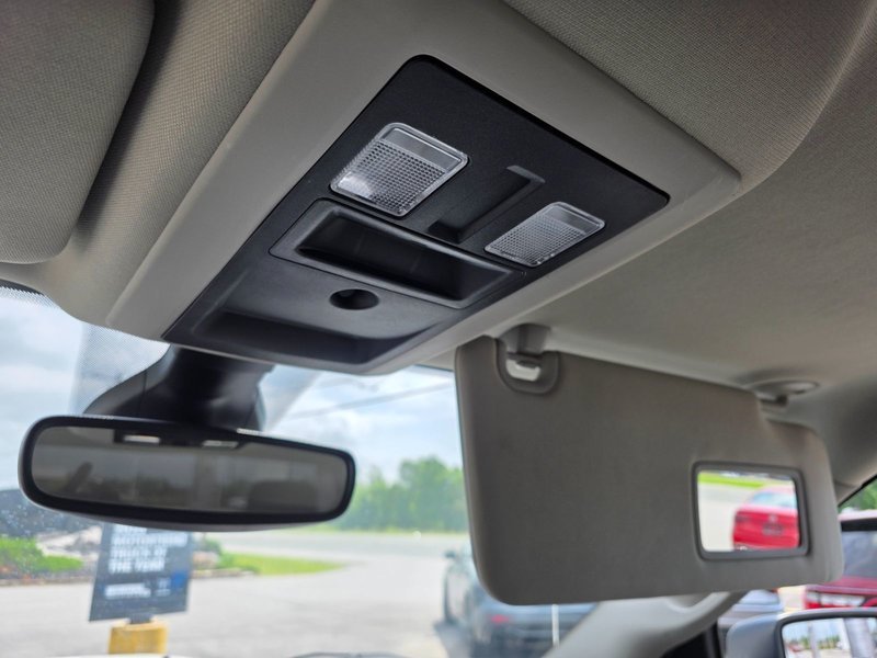 2023 Ram 1500 Classic SLT SLT / Hemi / Hitch / Brake Controller