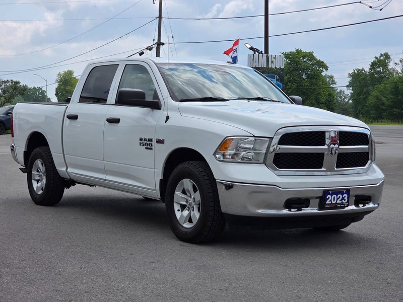 2023 Ram 1500 Classic SLT SLT / Hemi / Hitch / Brake Controller