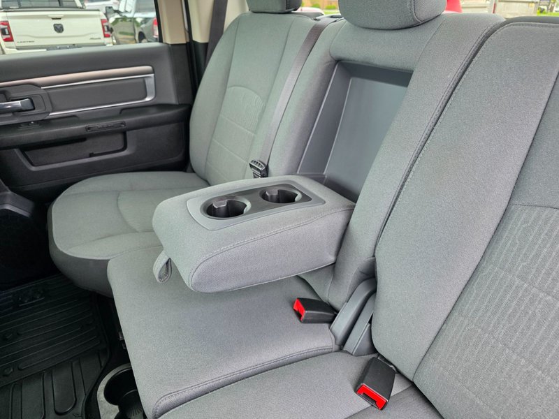 2023 Ram 1500 Classic SLT SLT / Hemi / Hitch / Brake Controller
