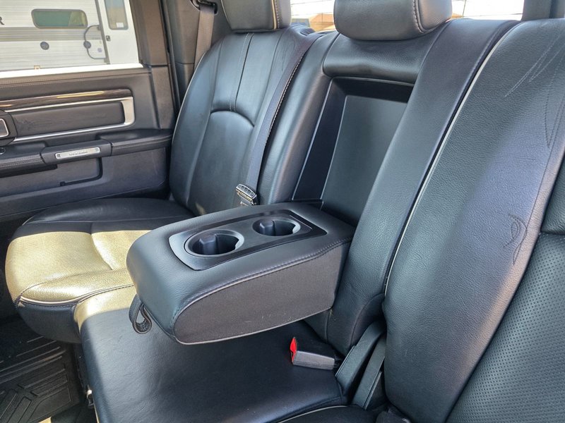 2017 Ram 1500 Limited Limited / Sunroof / Vented Front Seats