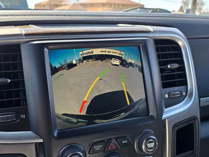 2017 Ram 1500 Limited Limited / Sunroof / Vented Front Seats