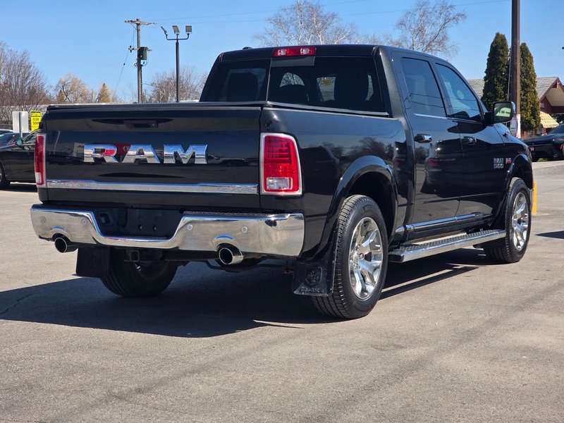 2017 Ram 1500 Limited Limited / Sunroof / Vented Front Seats