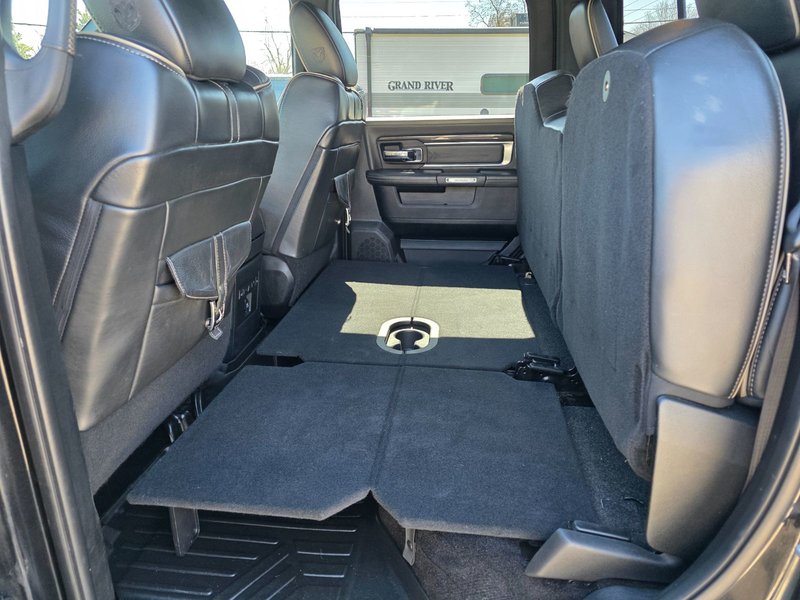2017 Ram 1500 Limited Limited / Sunroof / Vented Front Seats