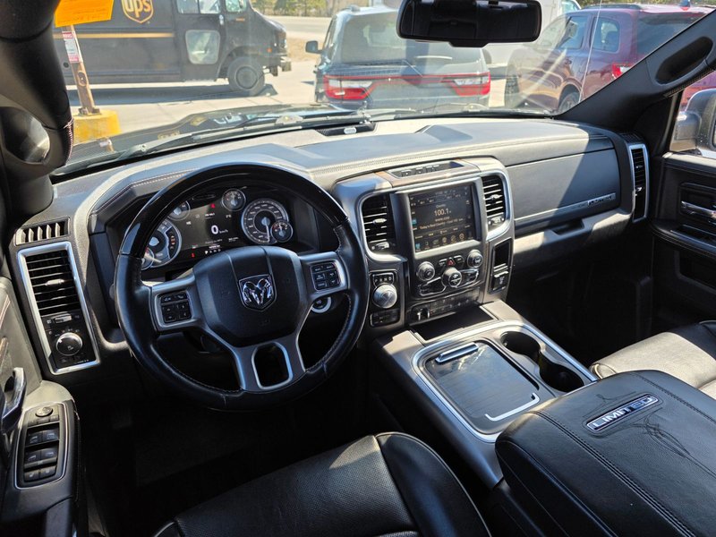 2017 Ram 1500 Limited Limited / Sunroof / Vented Front Seats