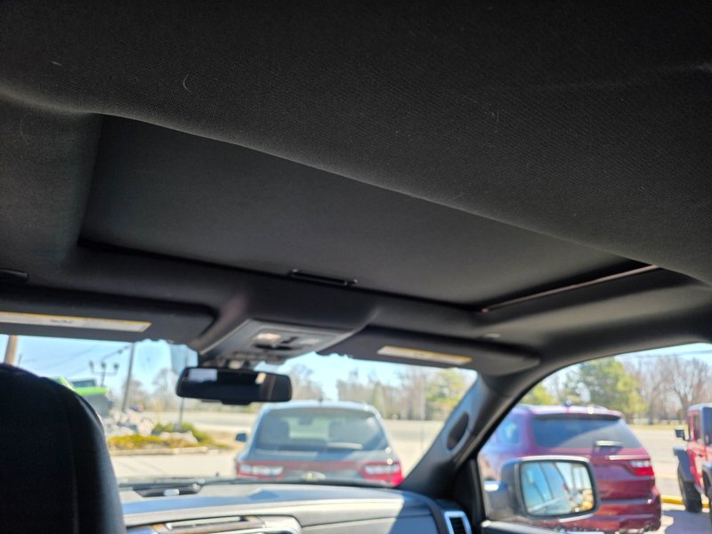 2017 Ram 1500 Limited Limited / Sunroof / Vented Front Seats