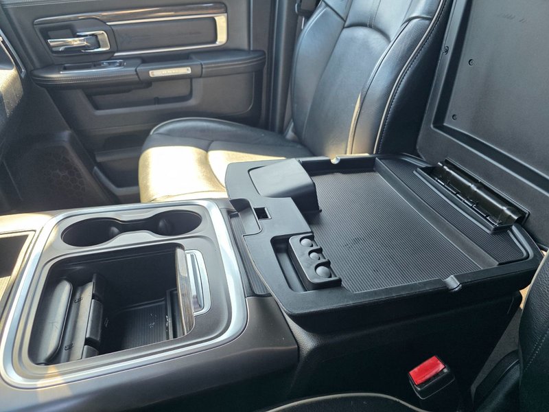 2017 Ram 1500 Limited Limited / Sunroof / Vented Front Seats