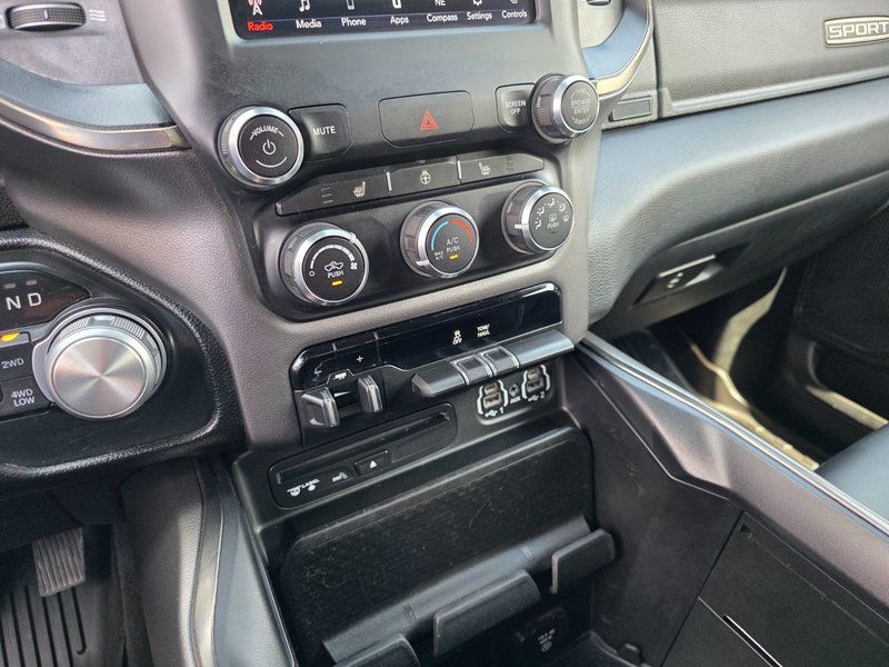 Ram 1500 Sport 2019 Sport / Hitch / Brake Control / Spray in Liner