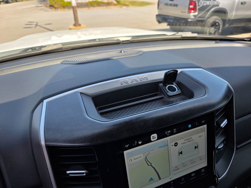 Ram 1500 Big Horn/Lone Star 2023 Big Horn / Hemi / Trailer Brake Controller