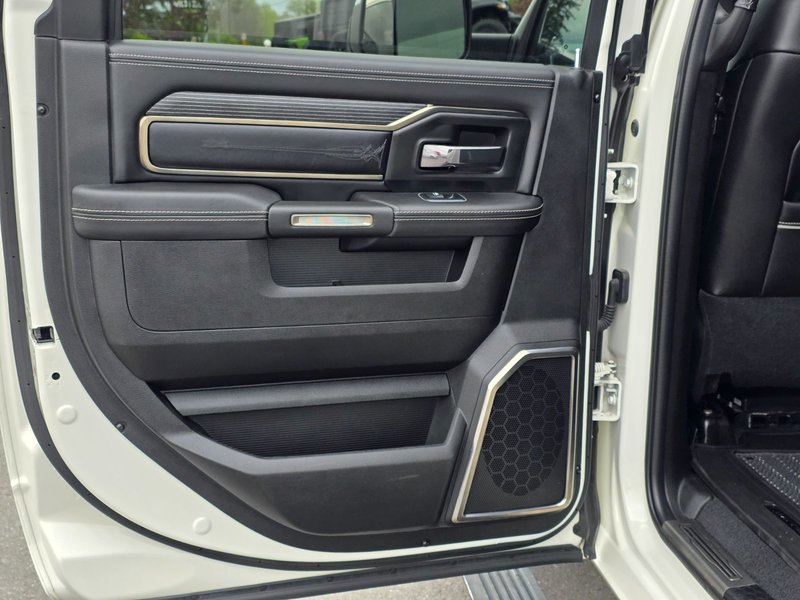 2022 Ram 2500 Limited Limited / Cummins Diesel / Vented Seats