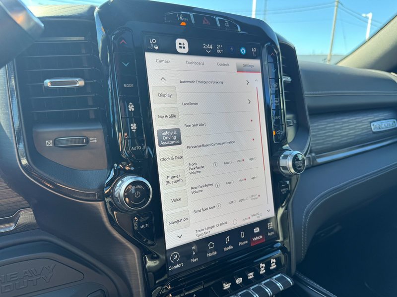 2024 Ram 2500 Rebel Rebel / Sunroof / Tow group / 5th wheel prep