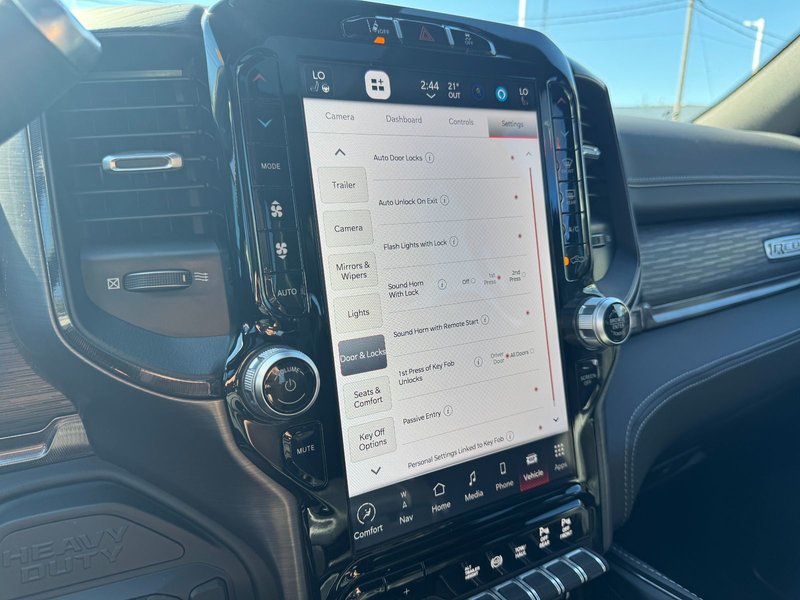 2024 Ram 2500 Rebel Rebel / Sunroof / Tow group / 5th wheel prep