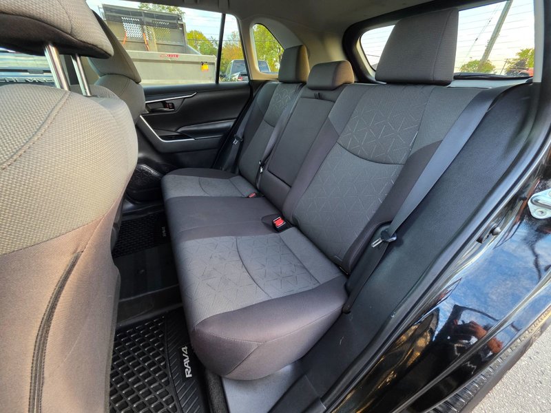 2023 Toyota RAV4 LE LE / All Wheel Drive