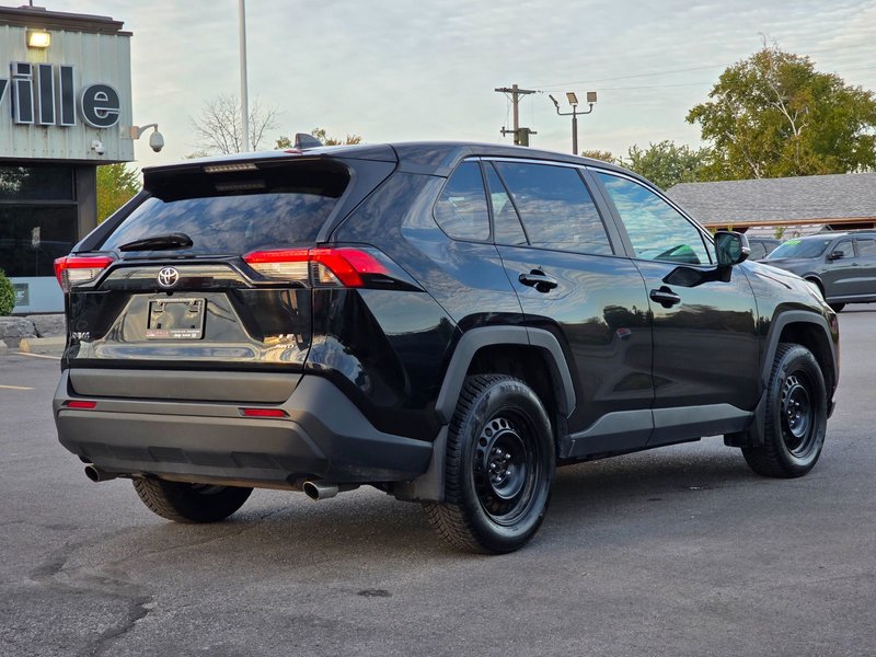 2023 Toyota RAV4 LE LE / All Wheel Drive