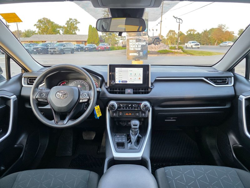 2023 Toyota RAV4 LE LE / All Wheel Drive