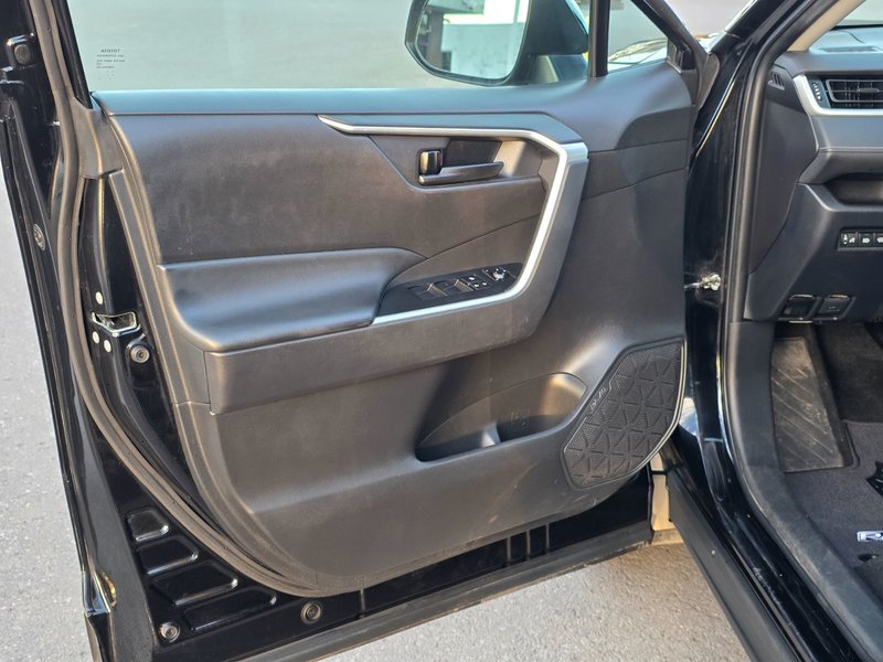 2023 Toyota RAV4 LE LE / All Wheel Drive