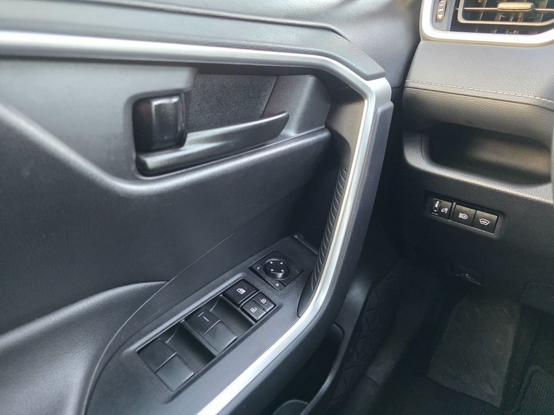 2023 Toyota RAV4 LE LE / All Wheel Drive