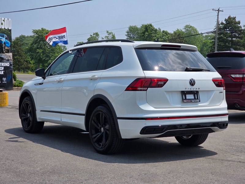 Volkswagen Tiguan Comfortline R-Line Black 2024 Comfortline R-Line Black / Heated Seats