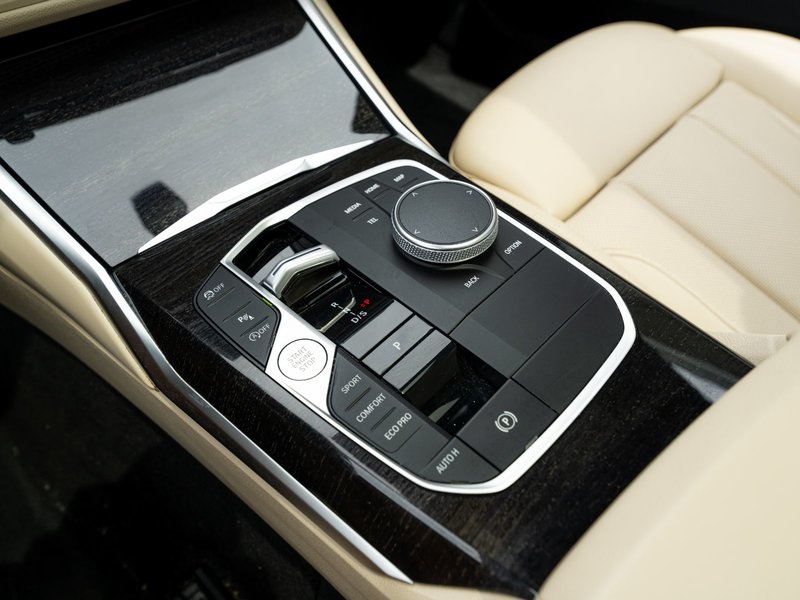2023 BMW 3 Series 330i xDrive