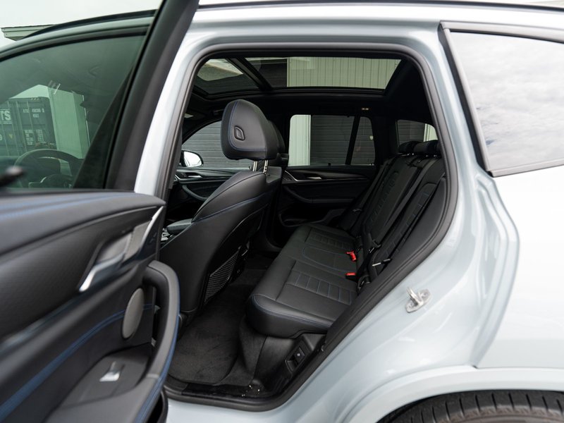 2022 BMW X3 M40i