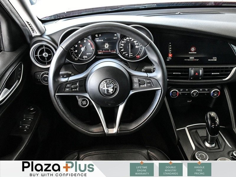 2017 Alfa Romeo Giulia BASE Clean CarFax Report | All Wheel Drive | Certified |