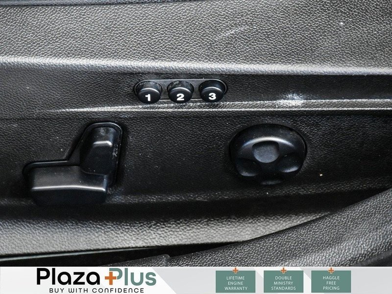 2017 Alfa Romeo Giulia BASE Clean CarFax Report | All Wheel Drive | Certified |