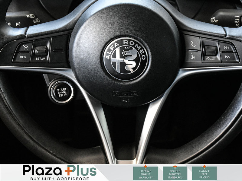 2017 Alfa Romeo Giulia Q4 Clean CarFax Report | All Wheel Drive | Certified |