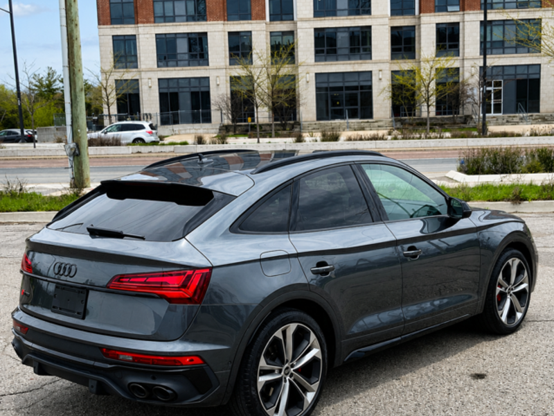 2023 Audi SQ5 Sportback Technik 1 Owner | Black Optic Package | Clean CarFax Report | Dimond Stitching | Certified |