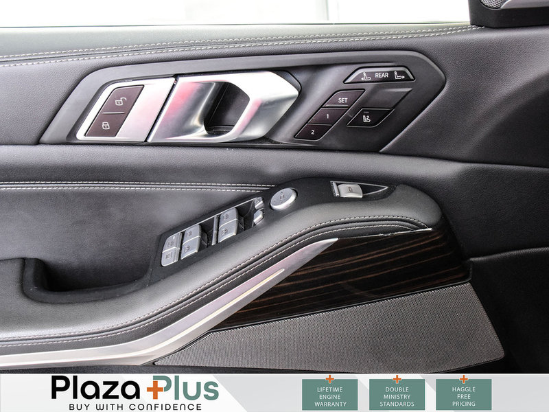 2024 BMW X7 xDrive40i Black Sapphire Metallic Premium Sound System 3rd Row Seat