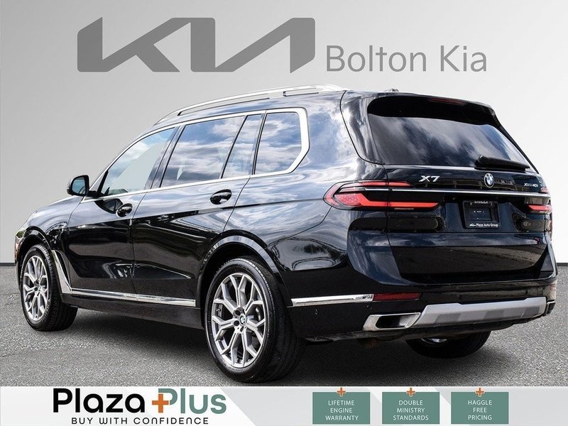 2024 BMW X7 xDrive40i Black Sapphire Metallic Premium Sound System 3rd Row Seat